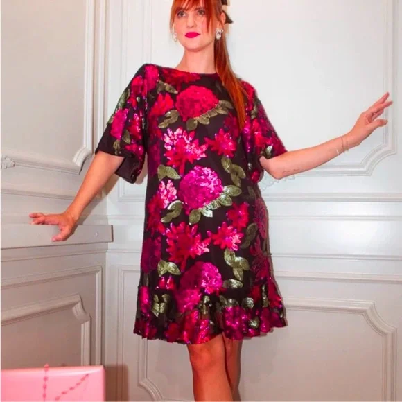 Ivy City Co EVELYN DRESS IN FLORAL SEQUIN - size M - Picture 2 of 3